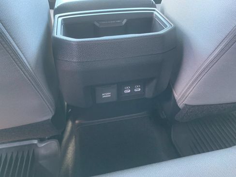 Used 2025 Toyota Tacoma TRD Sport AWD/4WD image 16