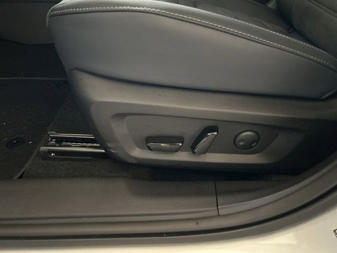 New 2026 Mitsubishi Outlander SE image 40