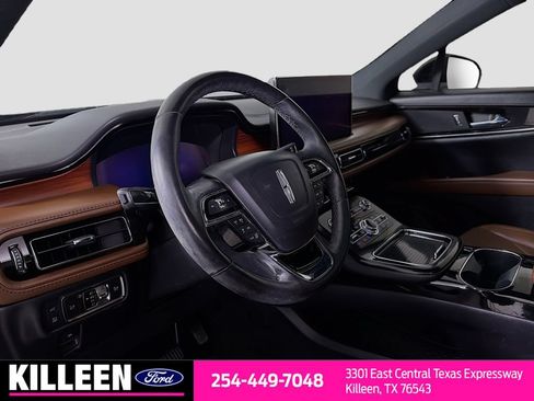 Used 2022 Lincoln Nautilus Reserve FWD image 10