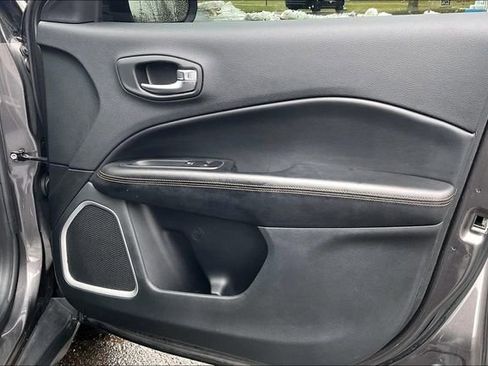 Used 2020 Jeep Compass Limited image 23