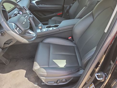 Used 2025 Genesis G70 2.5T image 5