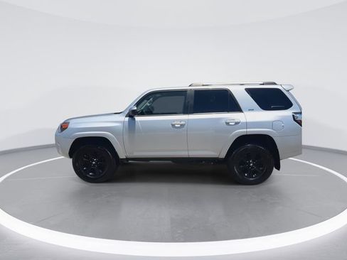 Used 2023 Toyota 4Runner SR5 w/ Convenience Package (TMS) RWD image 5