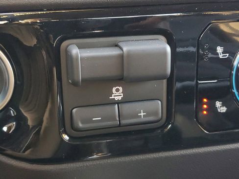 New 2025 GMC Sierra 1500 Elevation image 31