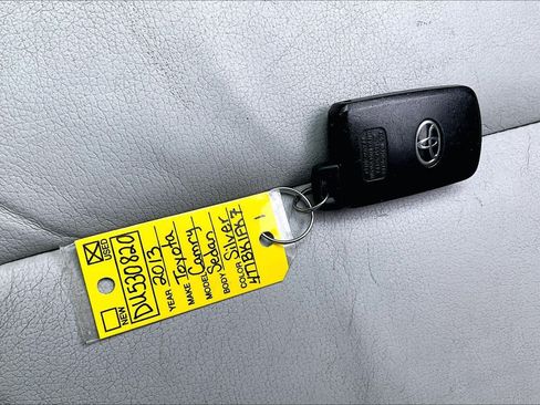 Used 2013 Toyota Camry XLE FWD image 16