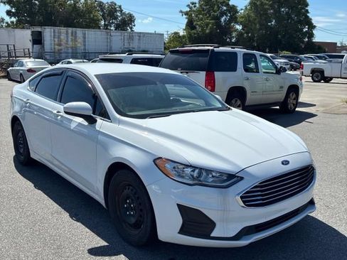 Used 2019 Ford Fusion S FWD image 8