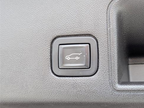 Used 2018 GMC Terrain Denali w/ Comfort Package AWD/4WD image 14