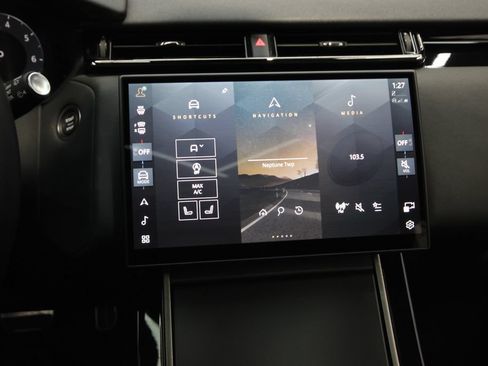 Used 2025 Land Rover Range Rover Velar Dynamic SE AWD/4WD image 21