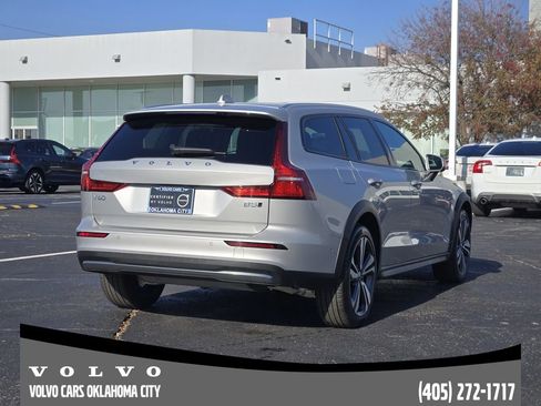 Certified 2025 Volvo V60 B5 Cross Country Plus image 5