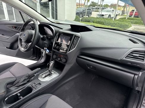 Used 2018 Subaru Crosstrek 2.0i Premium AWD/4WD image 32