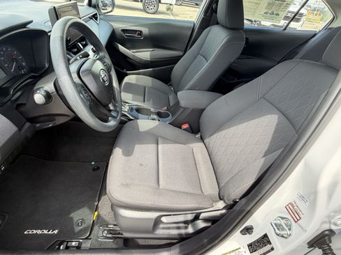 Used 2025 Toyota Corolla LE FWD image 22