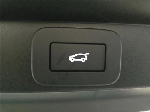 New 2026 Land Rover Range Rover SE image 14