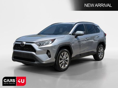 Used 2021 Toyota RAV4 XLE Premium FWD image 3