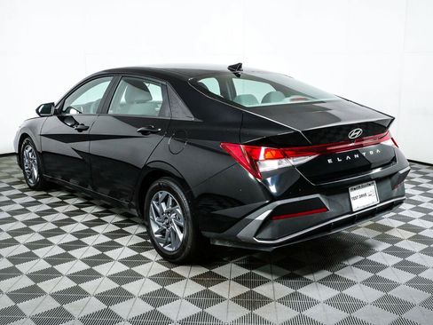 Used 2024 Hyundai Elantra SEL FWD image 28