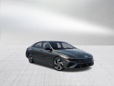 New 2026 Hyundai Elantra SEL Sport Premium FWD image 2