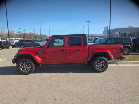 New 2026 Jeep Gladiator Sport image 2