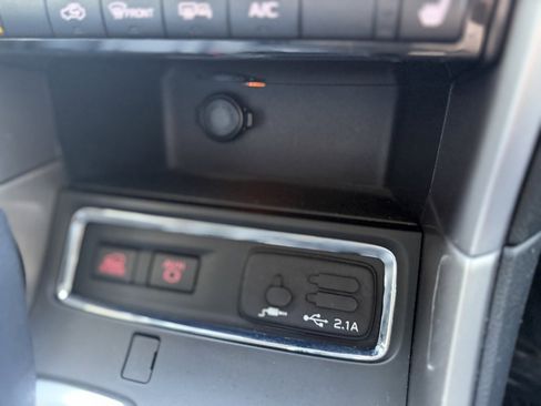 Used 2020 Subaru Ascent Limited w/ Popular Package #2A image 18