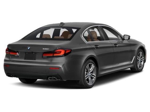 Used 2021 BMW 530i w/ M Sport Package RWD image 2