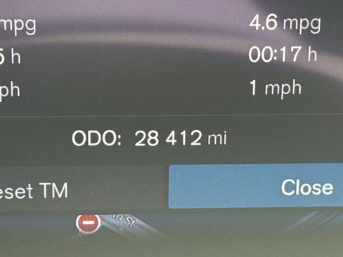 Used 2022 Volvo XC60 B5 Momentum w/ Climate Package image 13