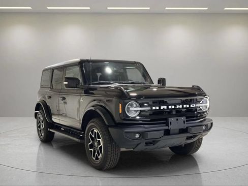 Used 2024 Ford Bronco Outer Banks AWD/4WD image 1