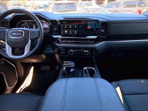 Used 2024 GMC Sierra 1500 SLT image 15