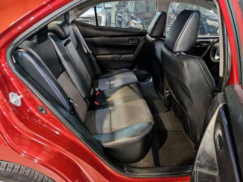 Used 2018 Toyota Corolla SE image 25