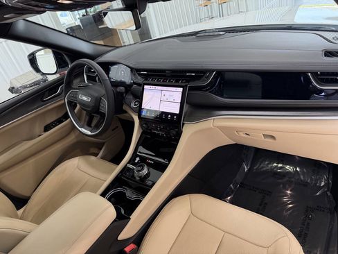 Used 2022 Jeep Grand Cherokee Limited 4xe w/ Luxury Tech Group II AWD/4WD image 49