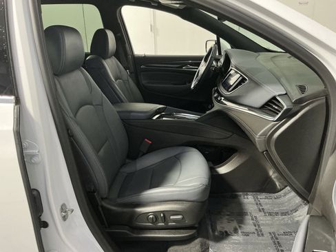 Used 2024 Buick Enclave Essence image 34