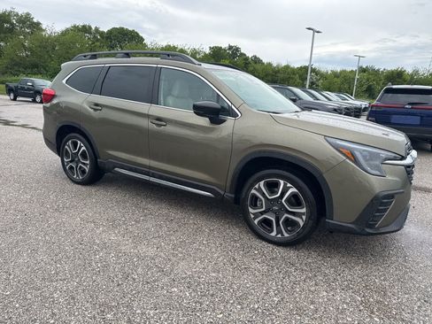 Certified 2025 Subaru Ascent Limited AWD/4WD image 10