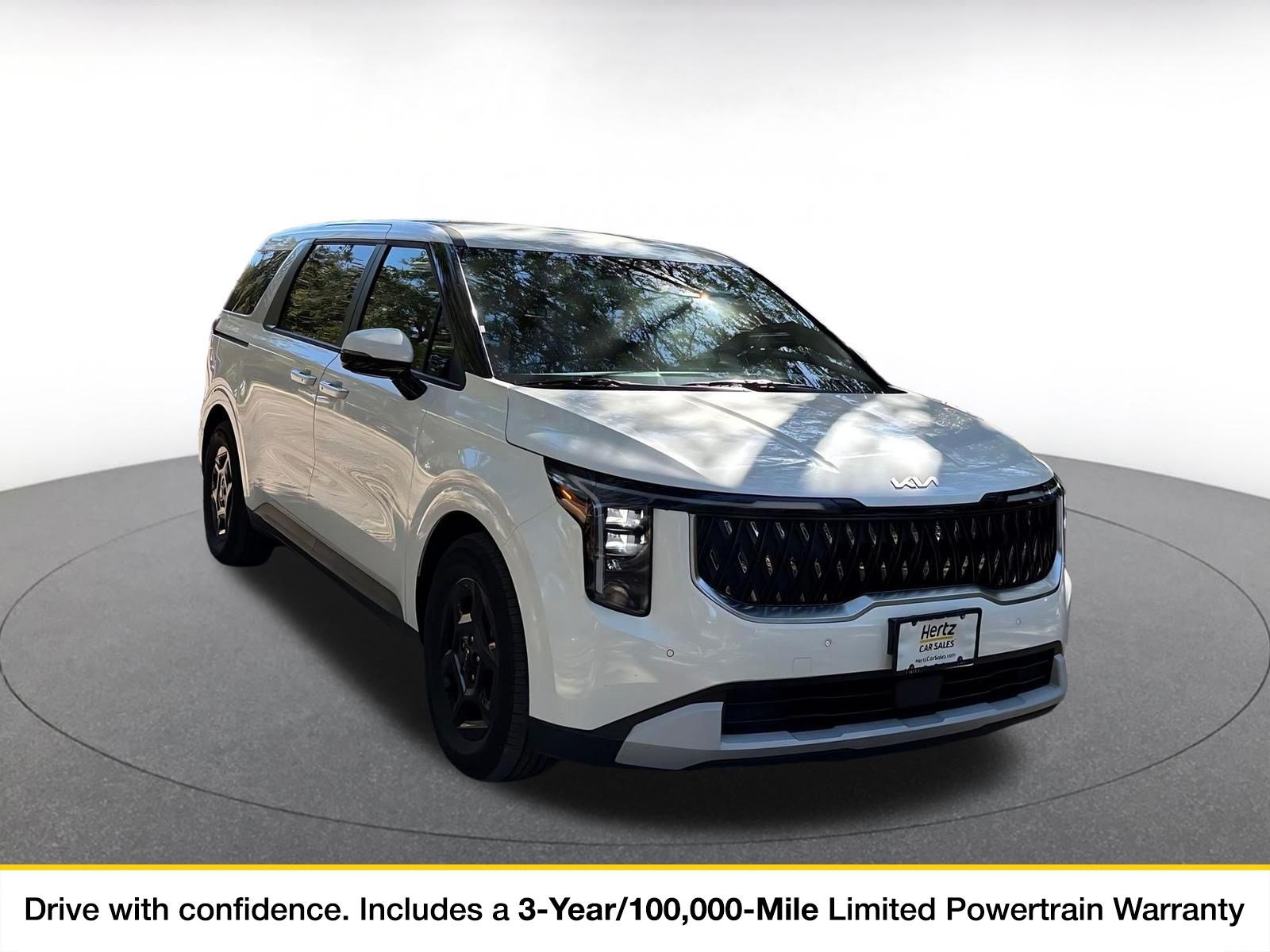 Used 2026 Kia Carnival FWD image 1