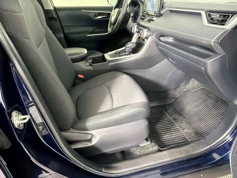 Used 2022 Toyota RAV4 XLE w/ Convenience Package AWD/4WD image 14