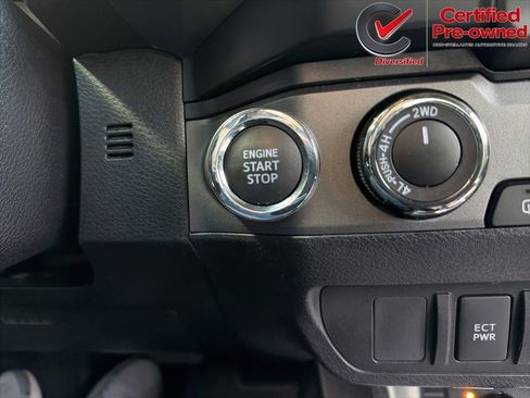 Used 2020 Toyota Tacoma TRD Off-Road AWD/4WD image 69