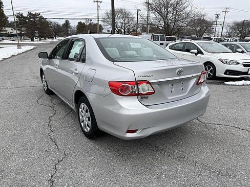 Used 2011 Toyota Corolla LE image 3