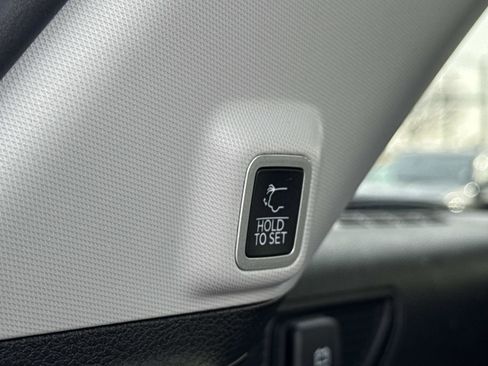 Used 2022 Jeep Grand Cherokee Overland w/ Advanced Protech Group III image 17