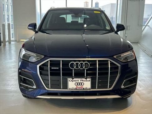 Certified 2025 Audi Q5 2.0T Premium Plus image 2
