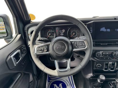 Used 2026 Jeep Wrangler Unlimited Sahara AWD/4WD image 13