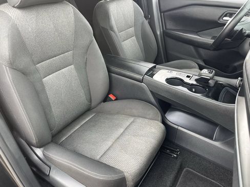 Used 2025 Nissan Rogue SV FWD image 12