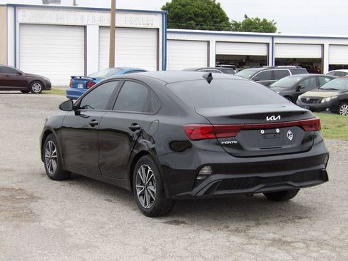Used 2024 Kia Forte LXS w/ LXS Technology Package FWD image 8