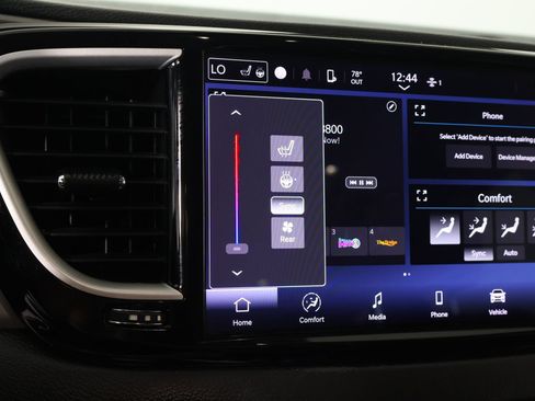 Used 2022 Chrysler Pacifica Touring-L FWD image 7