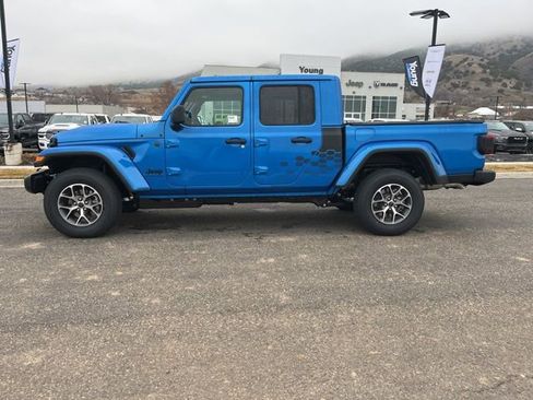 New 2026 Jeep Gladiator Sport image 7