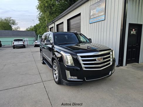 Used 2015 Cadillac Escalade Luxury AWD/4WD image 6