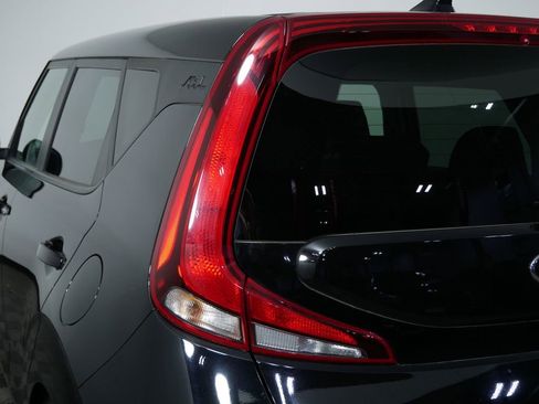 Used 2020 Kia Soul S image 10
