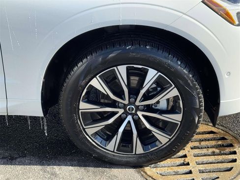 Certified 2025 Volvo XC60 B5 Plus image 6
