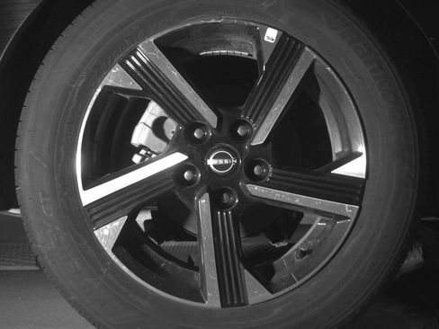Used 2025 Nissan Sentra SV FWD image 15