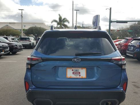 Used 2025 Subaru Forester Limited image 12