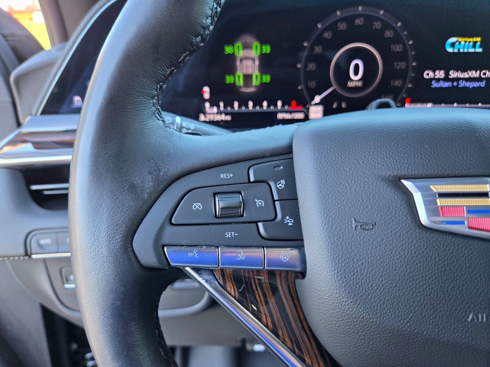 Used 2024 Cadillac Escalade Premium Luxury AWD/4WD image 31