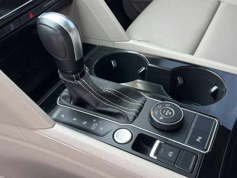 Used 2022 Volkswagen Atlas SE image 21