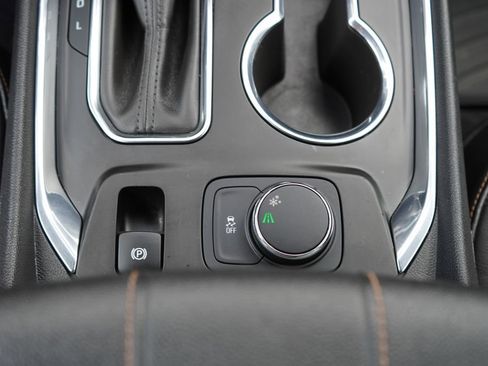 Used 2018 Chevrolet Traverse LT FWD image 24