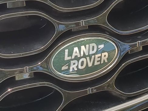 Used 2025 Land Rover Discovery Sport S image 12
