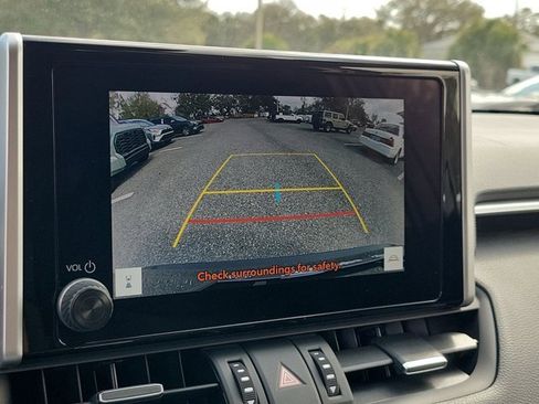 Used 2025 Toyota RAV4 XLE Premium image 27