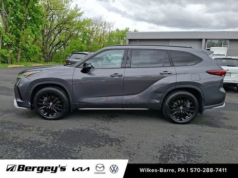 Used 2023 Toyota Highlander XSE AWD/4WD image 9